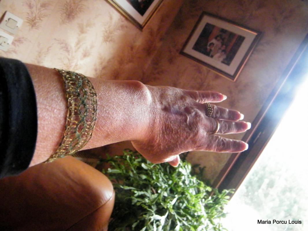 Bracelet en dentelle aux fuseaux